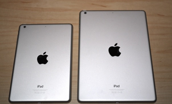 iPad-mini-vs-klasicky-iPad_zadni-strana